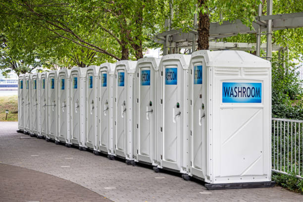 Best Porta potty rental near me  in Maumelle, AR